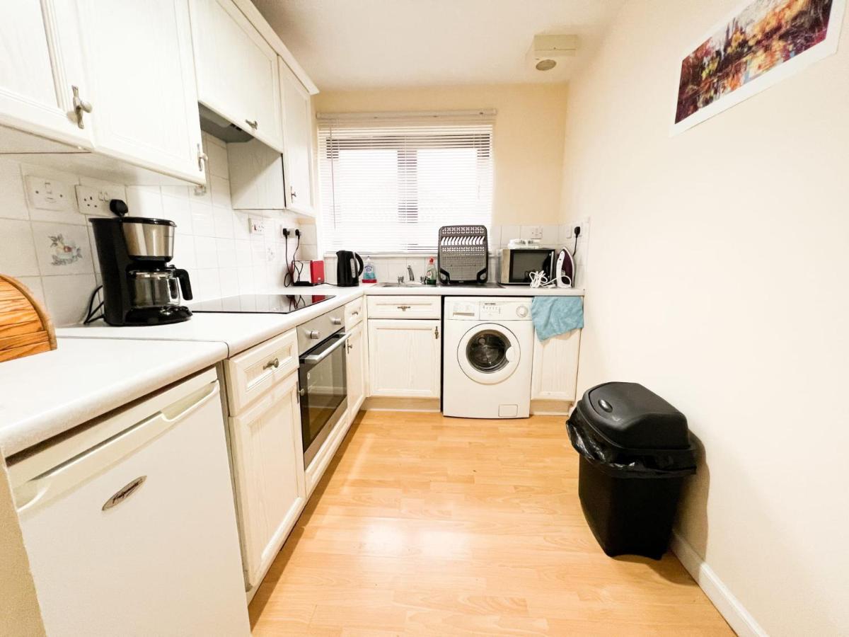 2 Bedroom - River Clyde Home - Parking グラスゴー エクステリア 写真