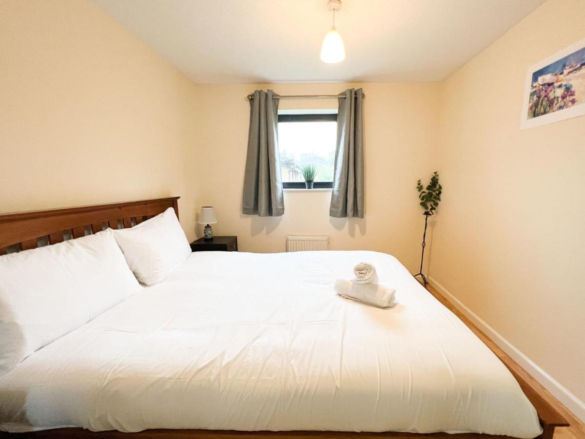 2 Bedroom - River Clyde Home - Parking グラスゴー エクステリア 写真