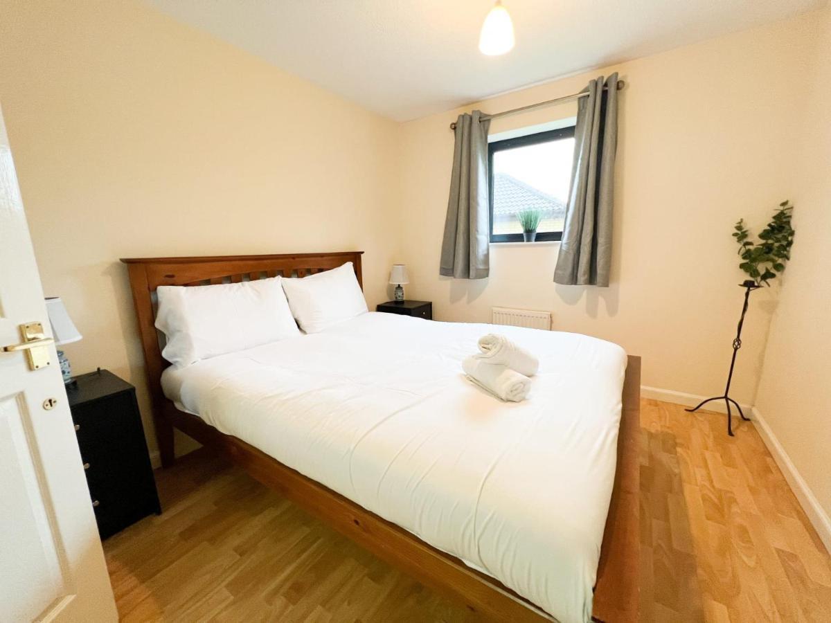 2 Bedroom - River Clyde Home - Parking グラスゴー エクステリア 写真