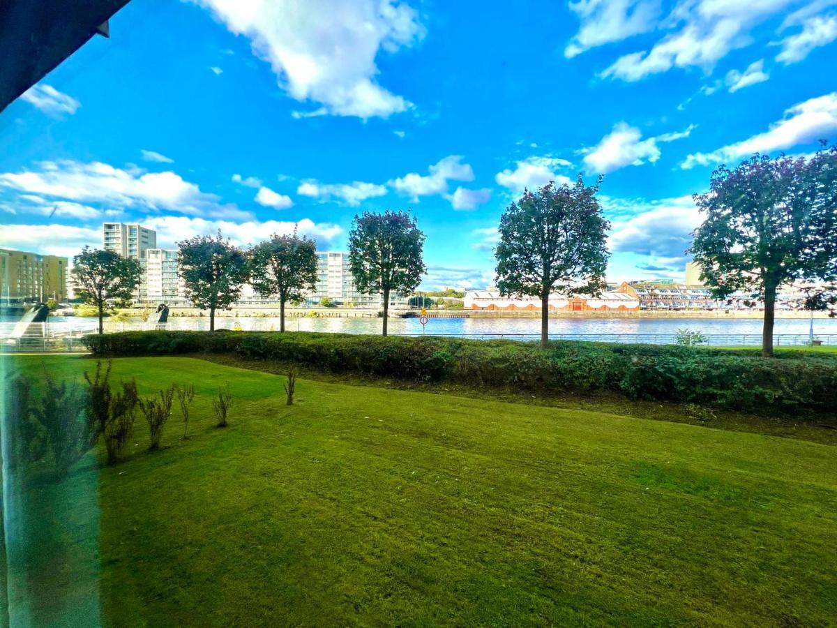 2 Bedroom - River Clyde Home - Parking グラスゴー エクステリア 写真